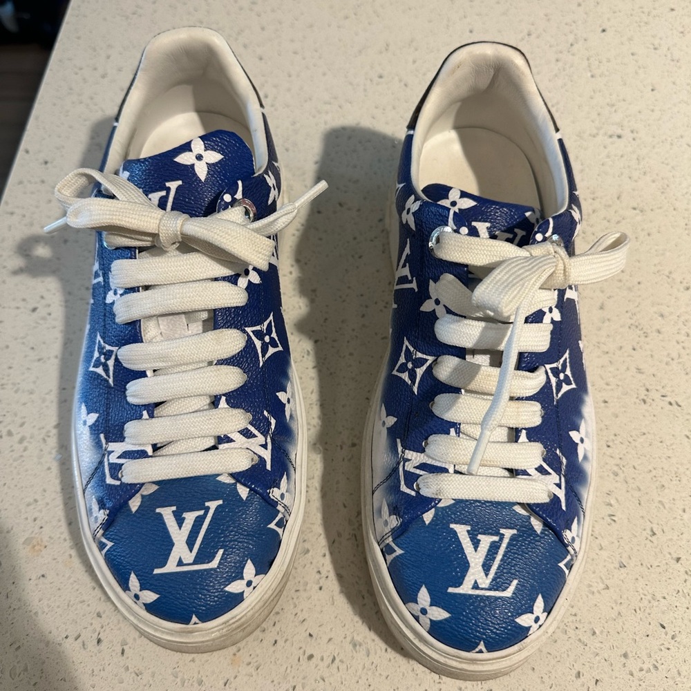 Authentic Louis Vuitton blue tie dye sneakers size 8